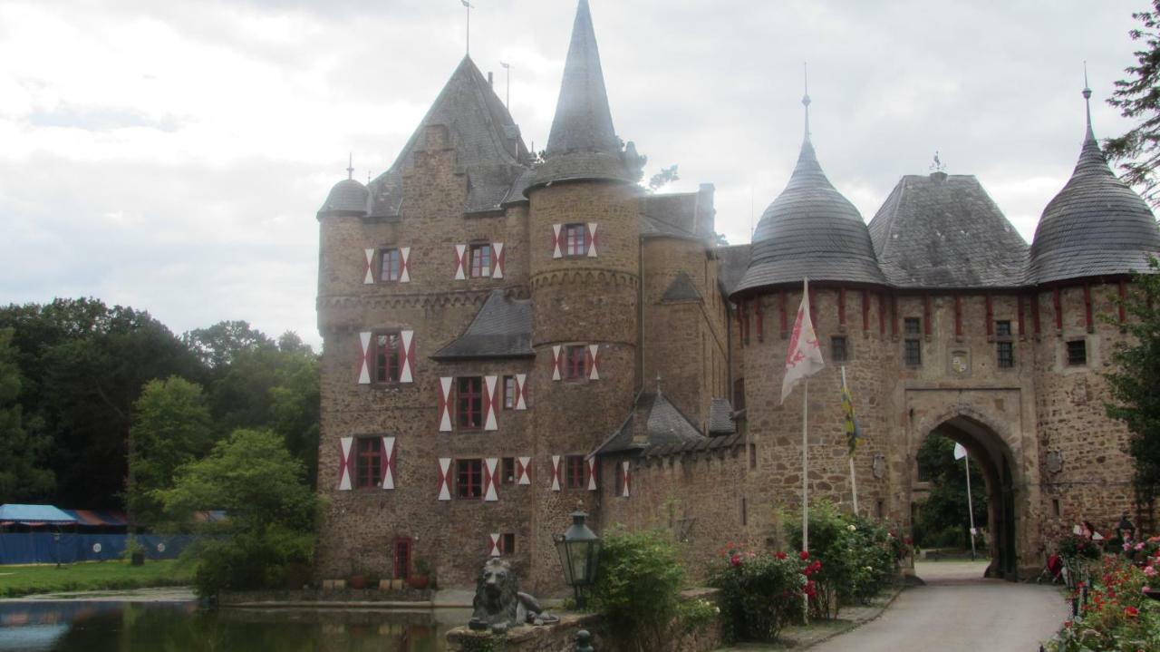 Eifel-Landhaus Ferienwohnungen "Em Gardestueffje" Mechernich Luaran gambar